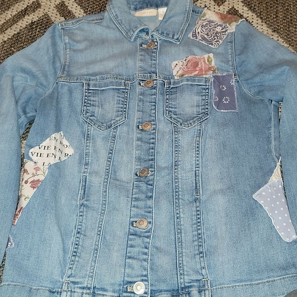Chicos Patchwork Stretch Light Wash Oversized Jean Jacket Size 0 Small 4 - Picture 4 of 9